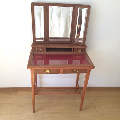 antiker Schminkspiegeltisch